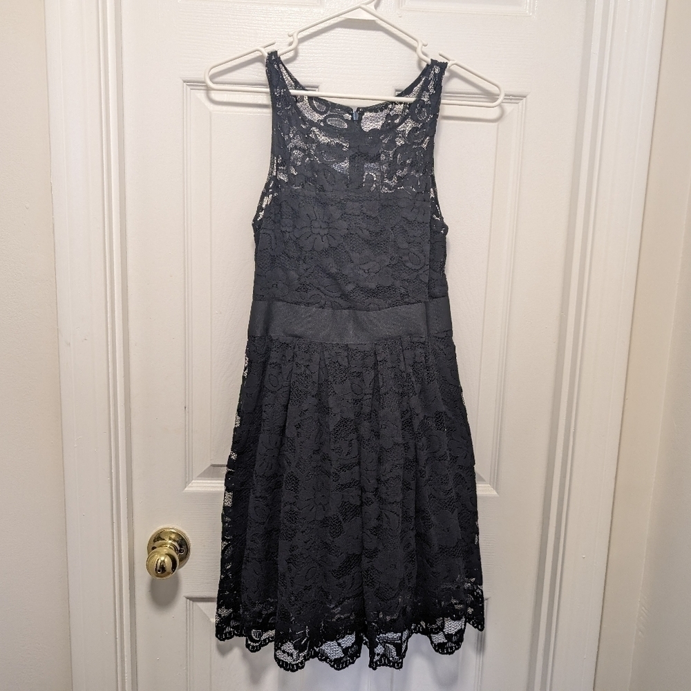 Modcloth | B.B. Dakota | "When The Night Comes" Black Lace Dress | size 0